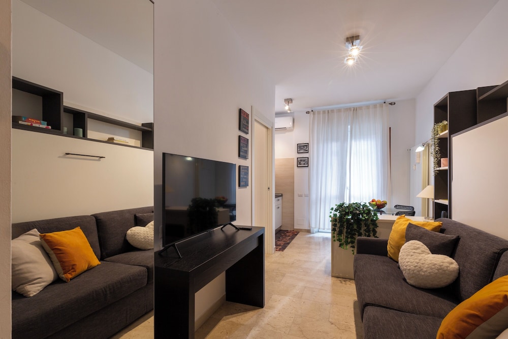 Melzo Apartment Porta Venezia — 4-Star Luxury Hotel in Milan, Italy