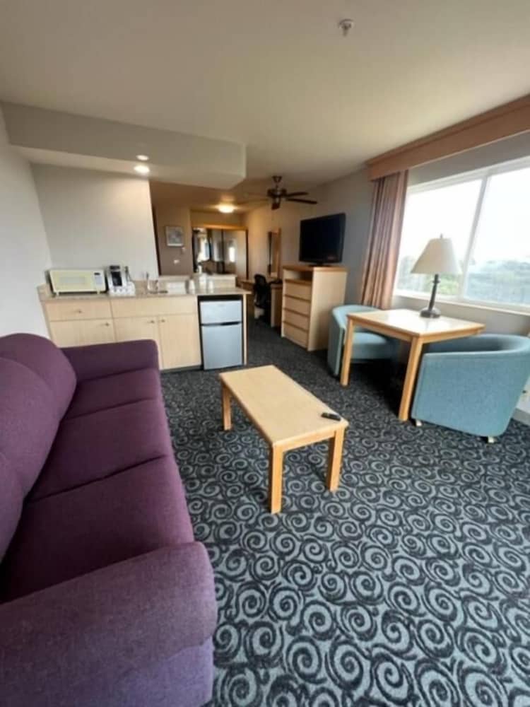 Lighthouse Suites Inn - photo 8