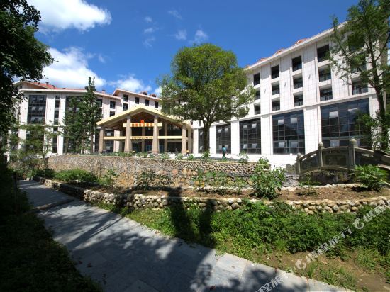 Xinding Holiday Inn - carbon neutral hotel in Chongqing