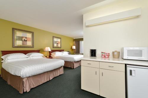 Hawthorn Suites by Wyndham Sacramento - photo 29