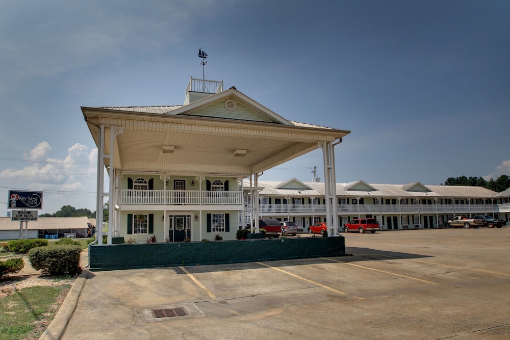 Key West Inn Childersburg - photo 2