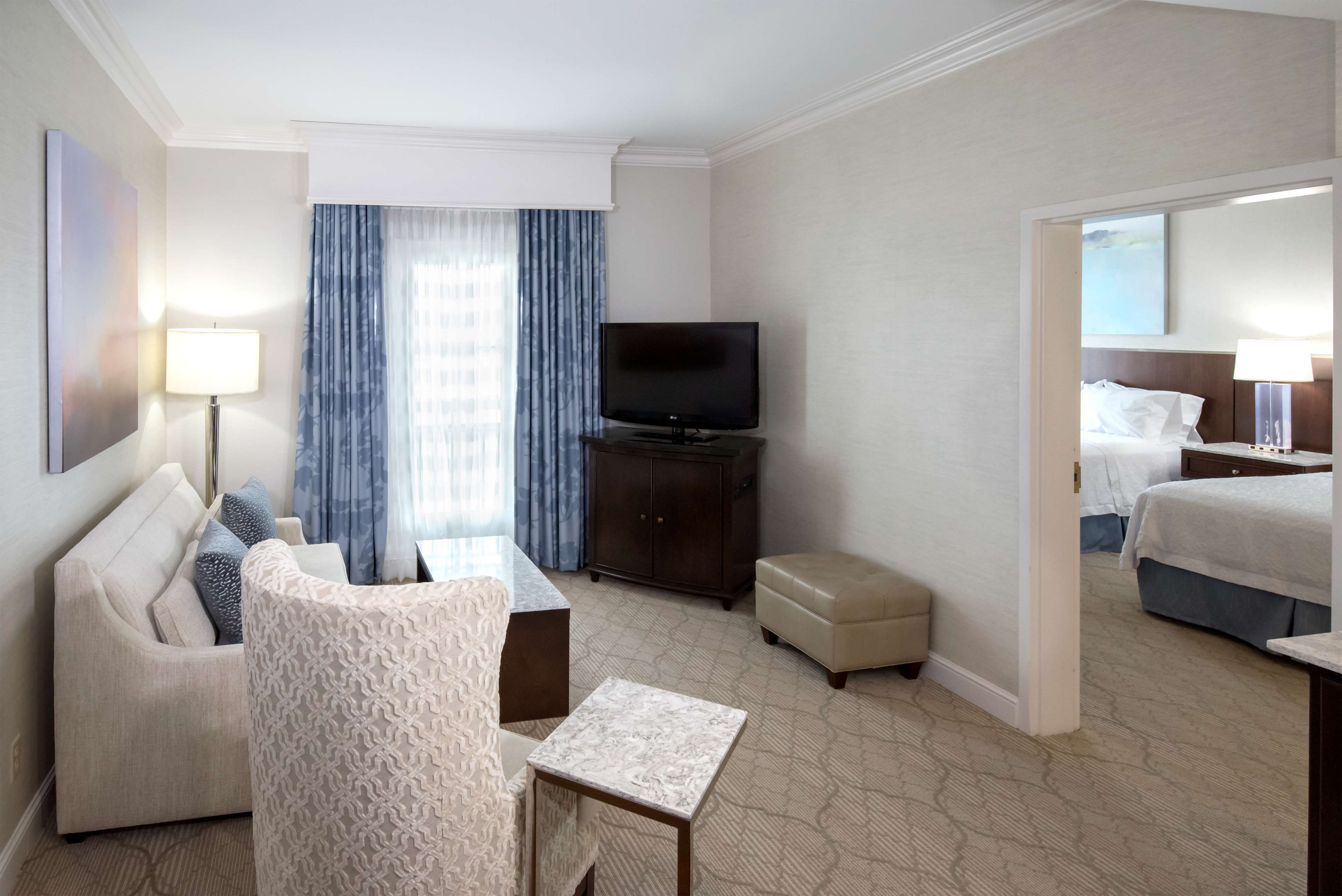 Hampton Inn & Suites Charlotte SouthPark at Phillips Place - photo 40