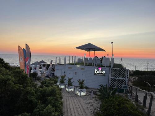 Carrabean sea in the North of Sardegna with swimming pool — hotel in Viddalba