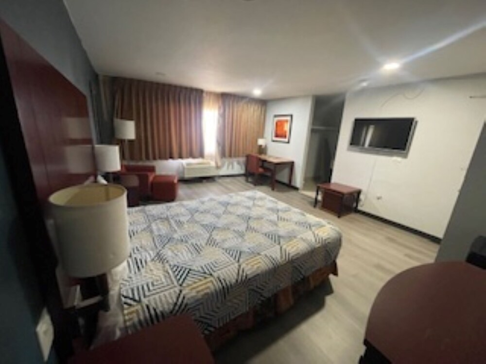 Portside Inn & Suites - photo 10