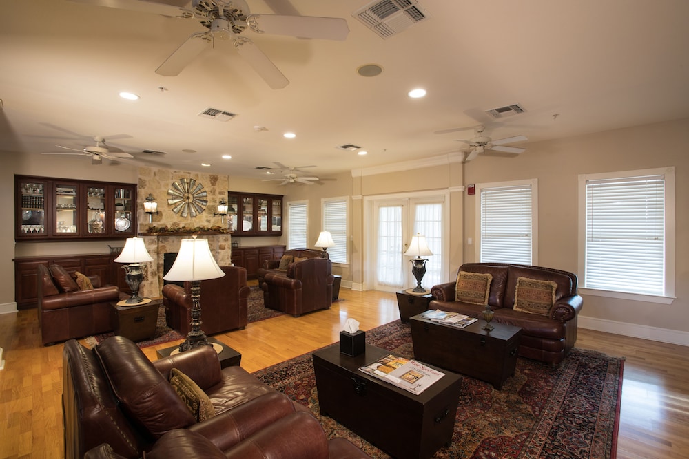 Gruene River Hotel & Retreat - photo 4