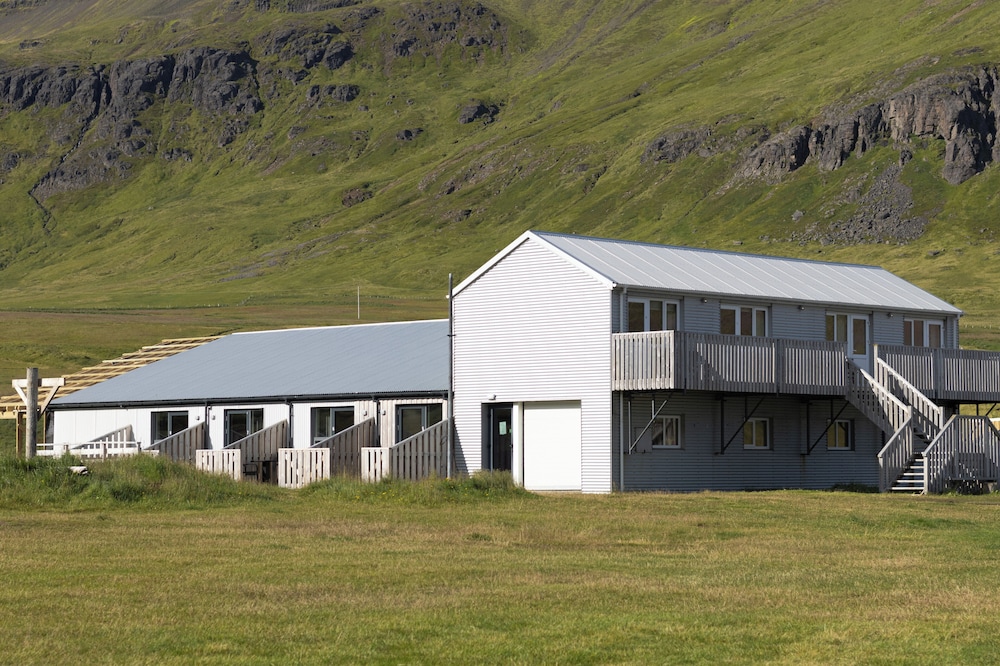 Urðartindur Guesthouse