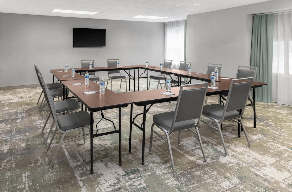 Homewood Suites by Hilton Columbus Airport - photo 42