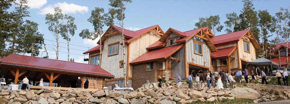 Terry Peak Chalets in Lead, United States