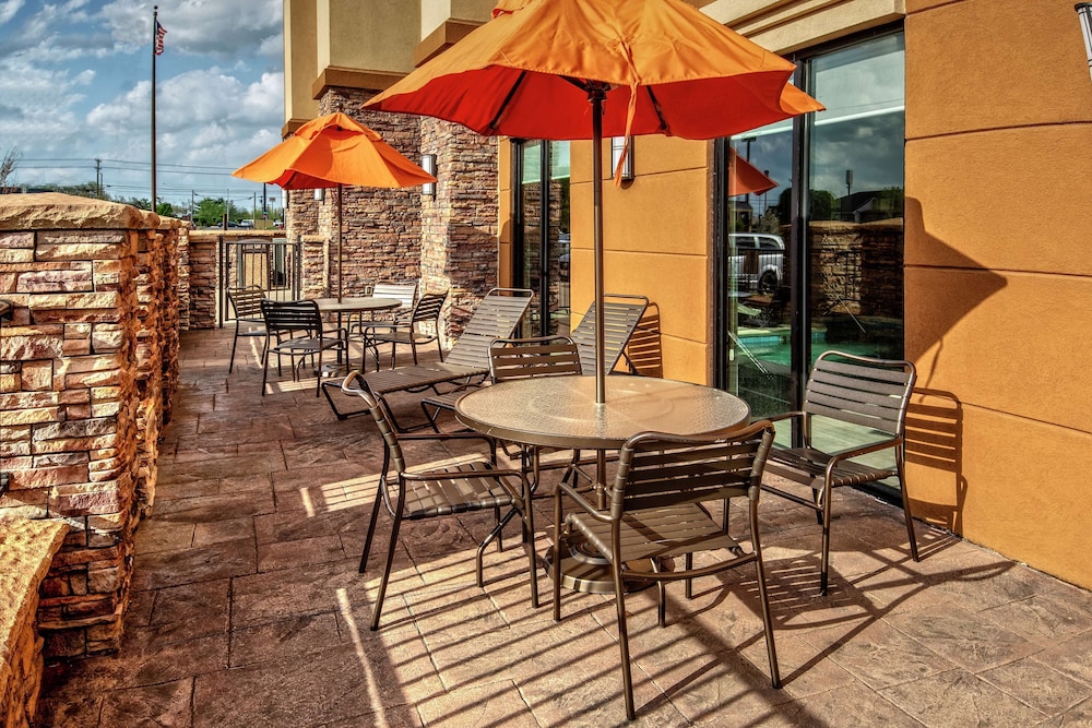 Hampton Inn & Suites Clarksville - photo 47