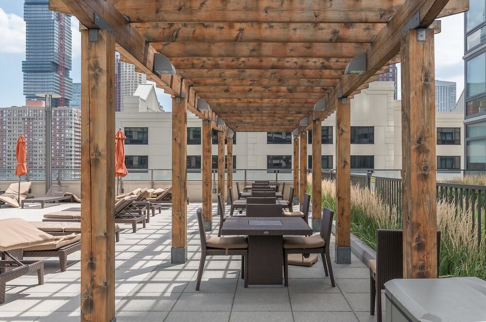 M Suites at Newport - photo 12