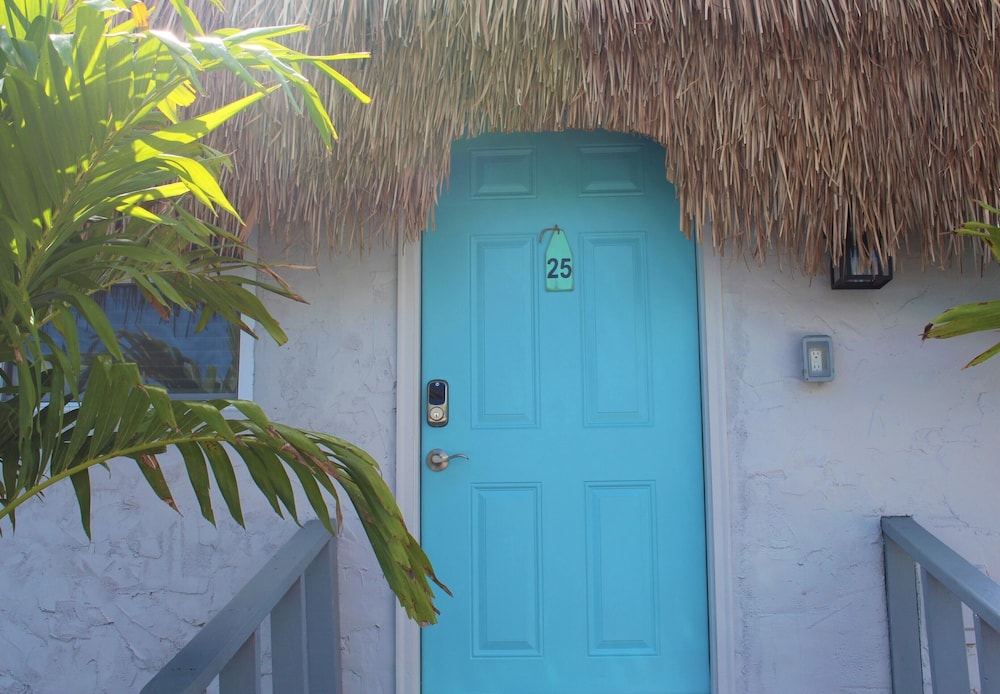 Latitude 26 Waterfront Resort & Marina - photo 4