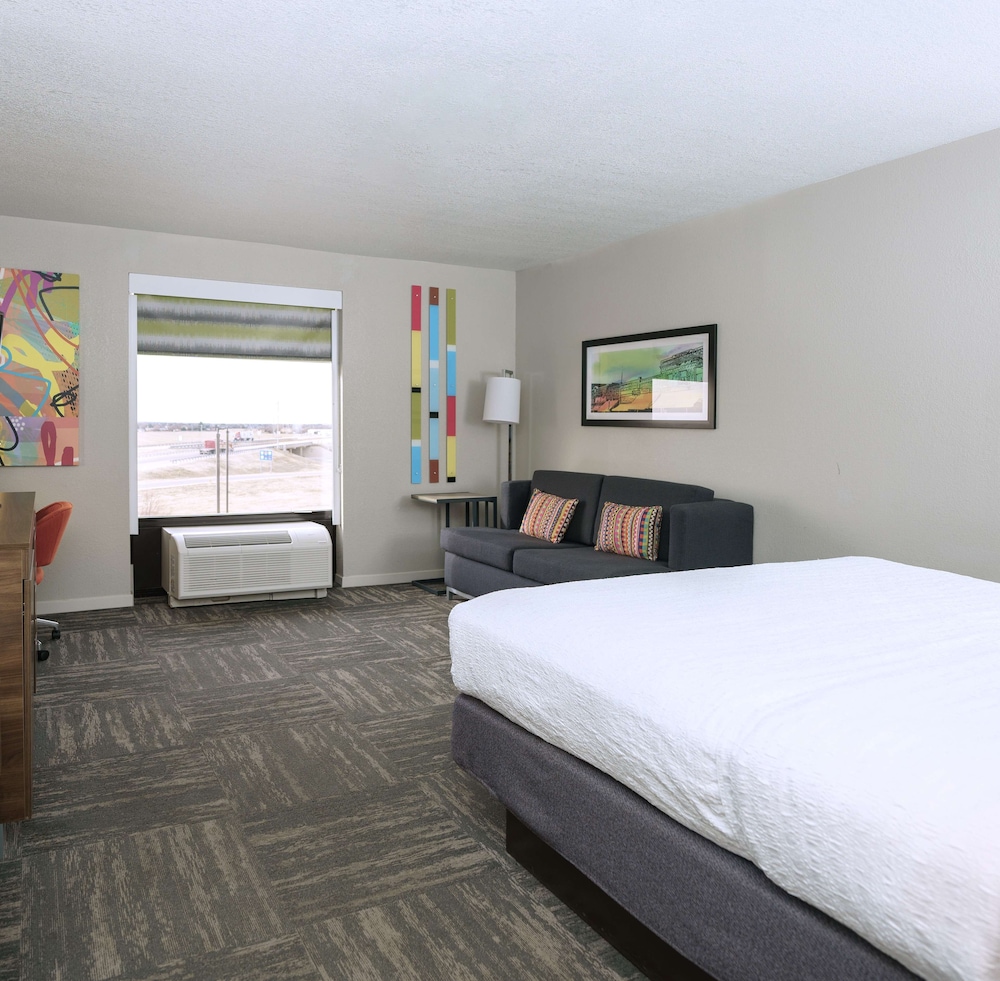 Hampton Inn Hays North of I 70 - photo 8