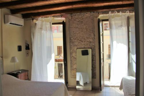 Sant Efisio Host — Cagliari — photo 2