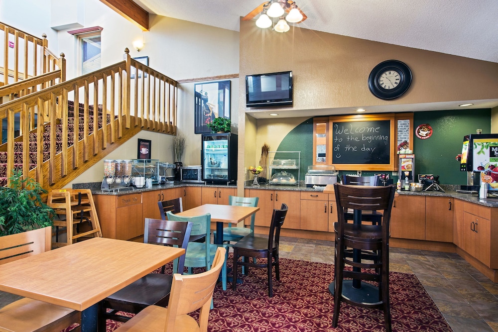 AmericInn by Wyndham Ham Lake - photo 13