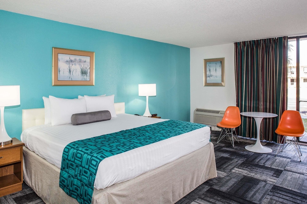 Howard Johnson by Wyndham Winter Haven FL - photo 10