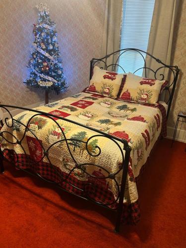 Main Oak Manor - carbon neutral hotel in Gallipolis