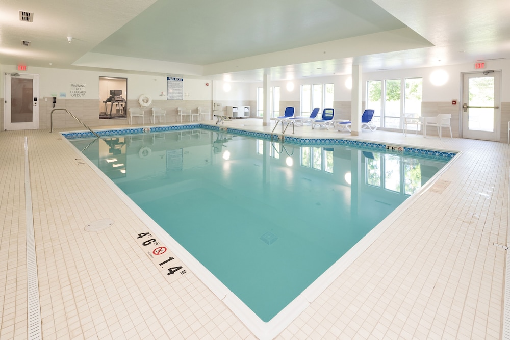 Holiday Inn Express & Suites Michigan City by IHG - photo 11