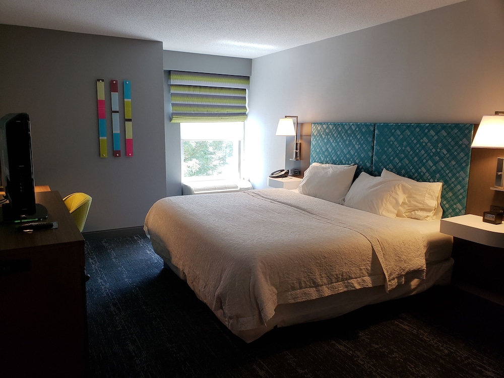 Hampton Inn & Suites Newtown - photo 54