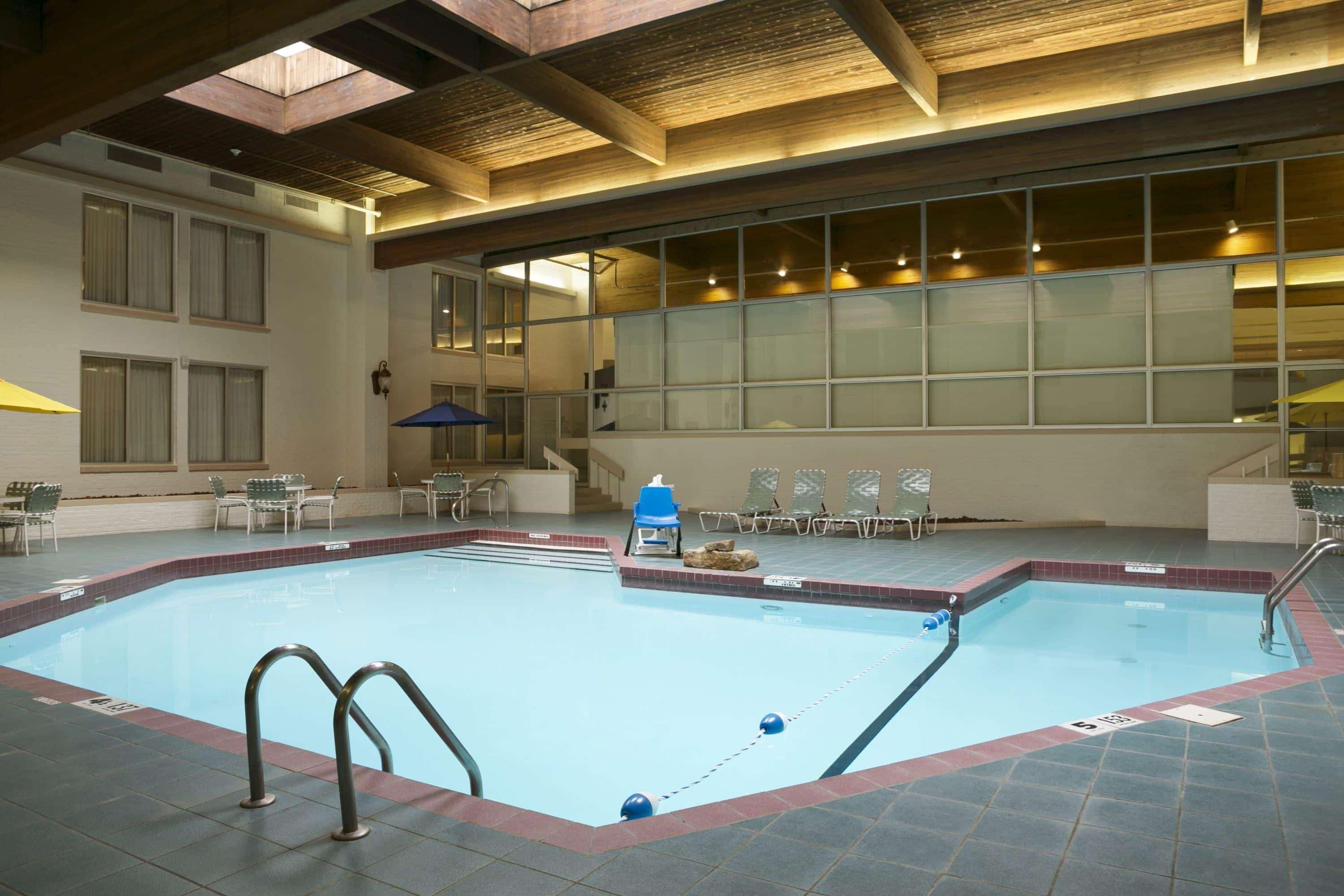 Ramada by Wyndham Greensburg Hotel and Conference Center - photo 8