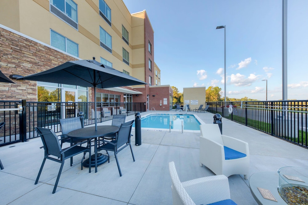Fairfield Inn & Suites by Marriott Charlotte Belmont - photo 29