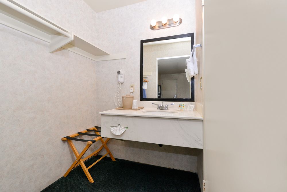 Rodeway Inn & Suites El Cajon San Diego East - photo 36