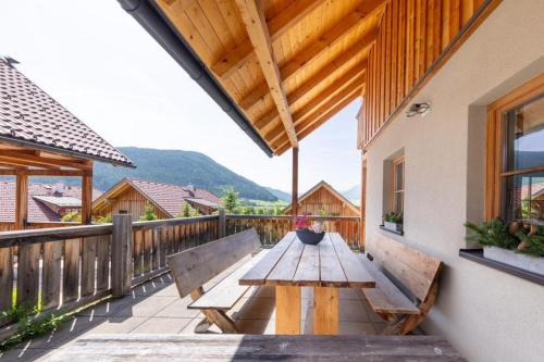 Panorama Chalet Grau — 4-Star Luxury Hotel in Mauterndorf, Austria