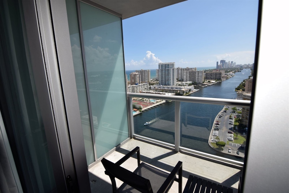 Stuning Ocean View 3 Bed 3 Bath Across The Beach @ Beachwalk - photo 20