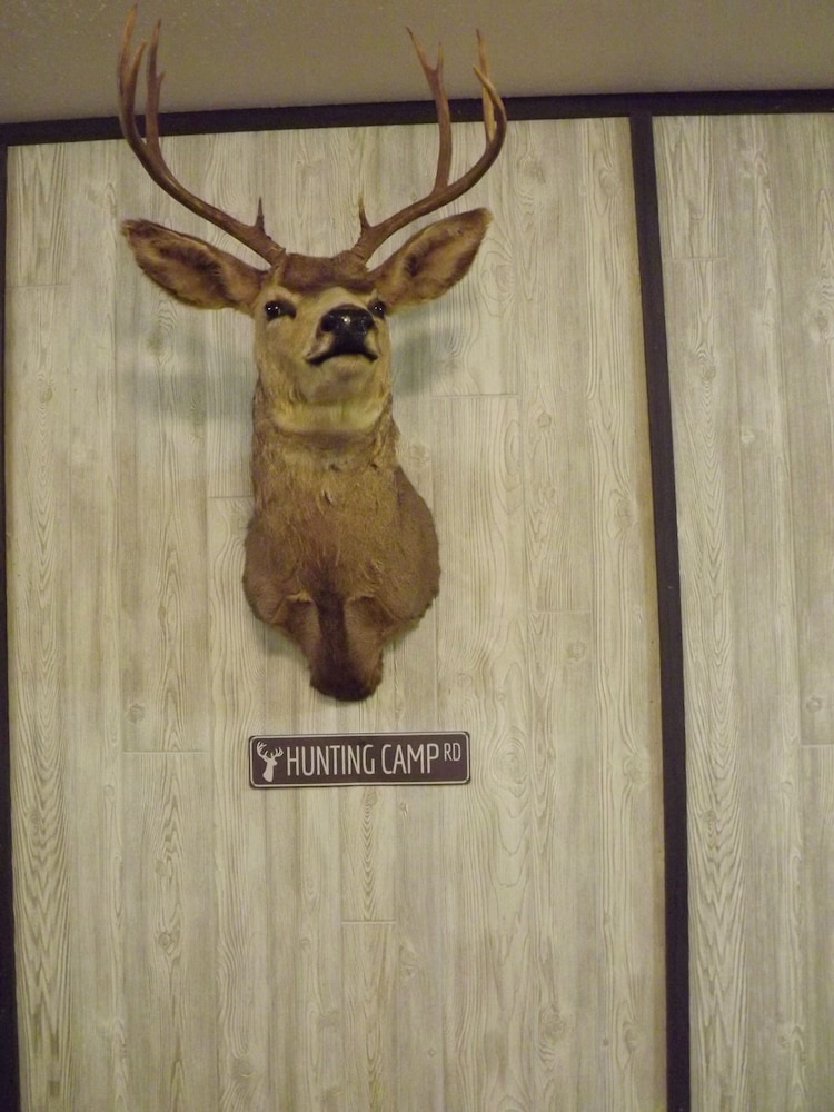 Crest Country Inn - photo 8