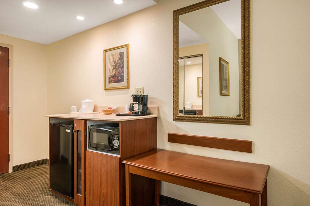 Quality Inn & Suites Tarpon Springs South - photo 17
