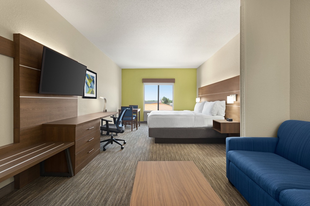 Holiday Inn Express & Suites Akron Regional Airport Area - photo 17