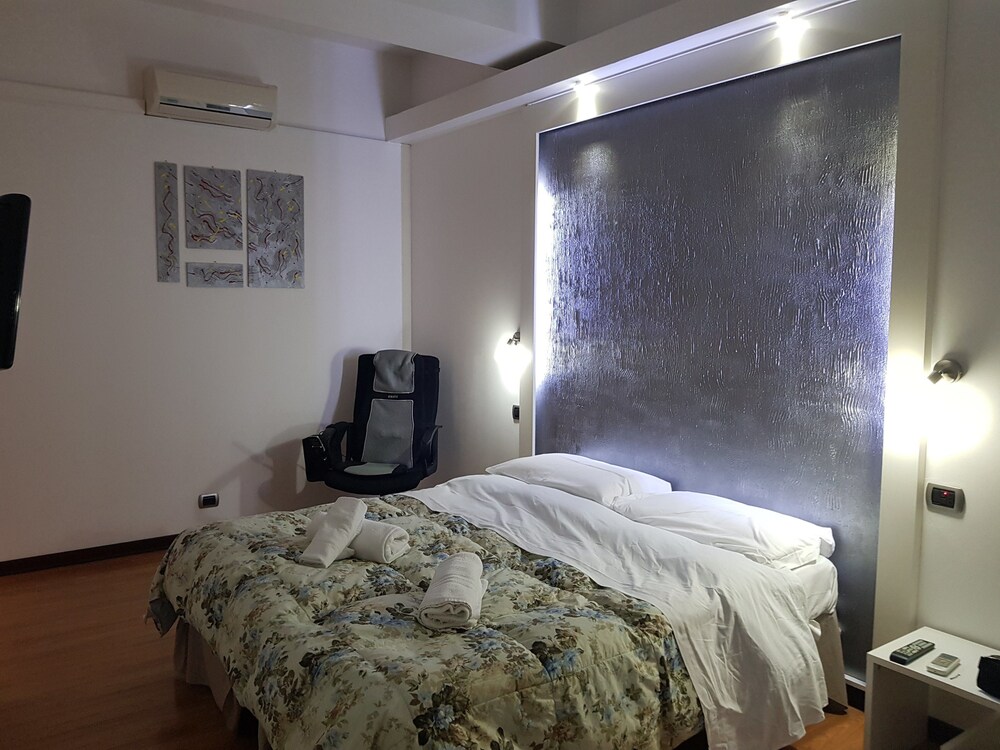 Rooms2rent in Reggio Calabria, Italy