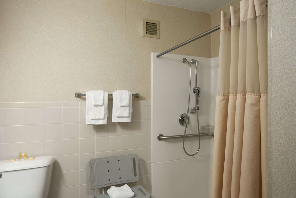 Days Inn by Wyndham Sidney OH - photo 14