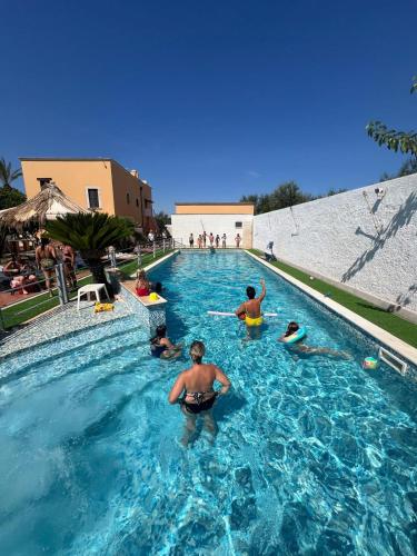 Casal Mastro Appartamenti E Camere Con Piscina in Bisceglie, Italy