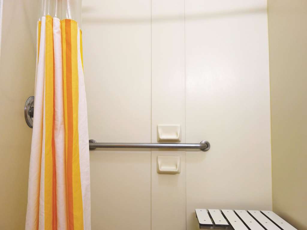 La Quinta Inn & Suites by Wyndham Kerrville - photo 17