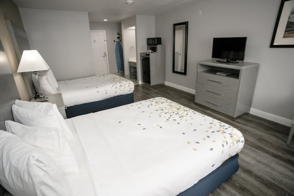 Anchor Beach Inn - photo 12