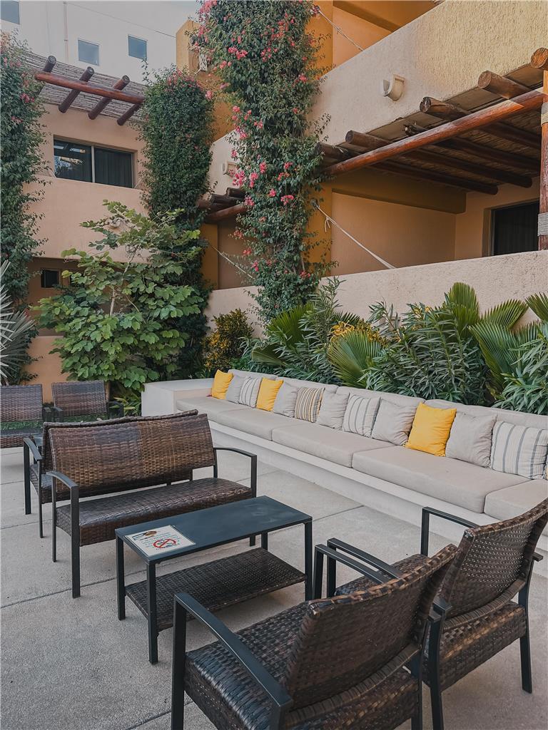 Los Patios Hotel