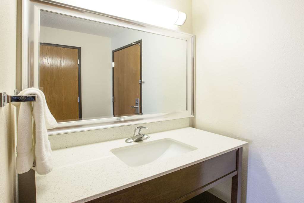 Baymont by Wyndham Auburn - photo 5