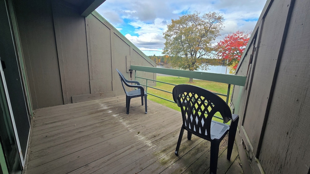 Timber Inn - photo 11