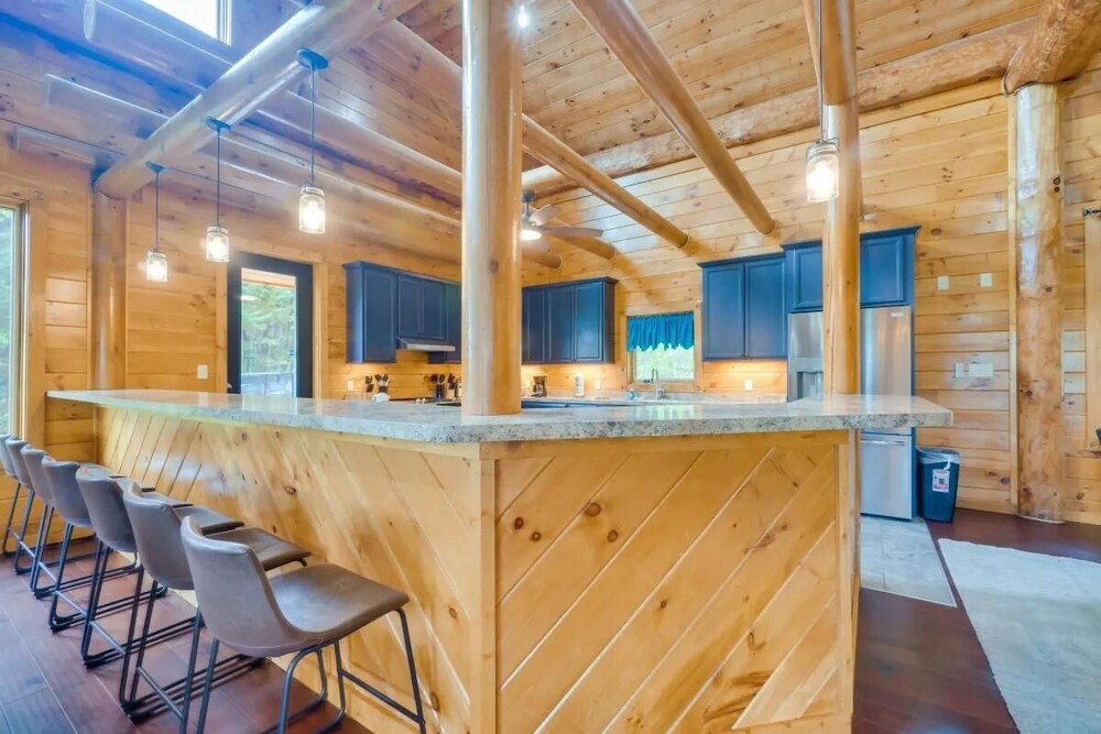 Sensational Views 4 Bedroom Cabin by Heavenly Views Resort - photo 13