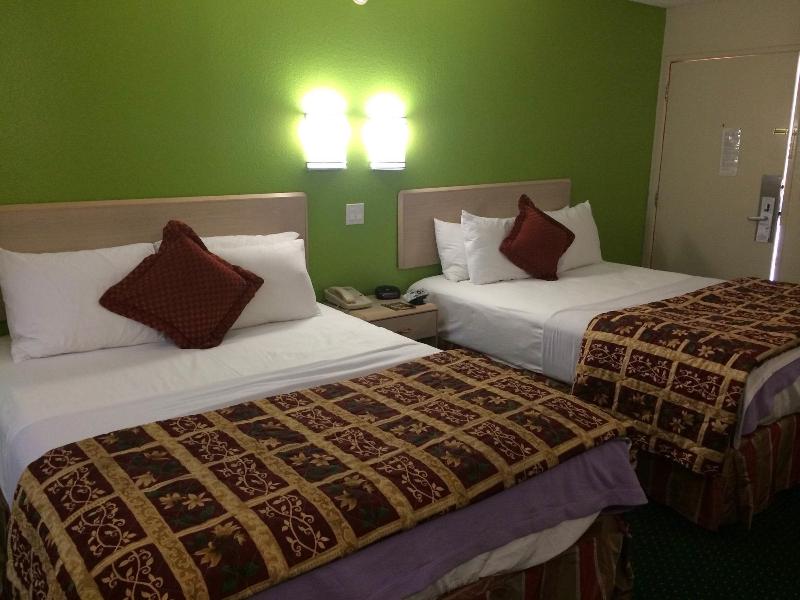 California Inn & Suites Adelanto US 395 - photo 22