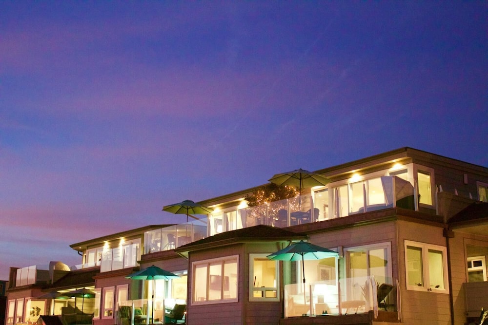 Pier View Suites - photo 37