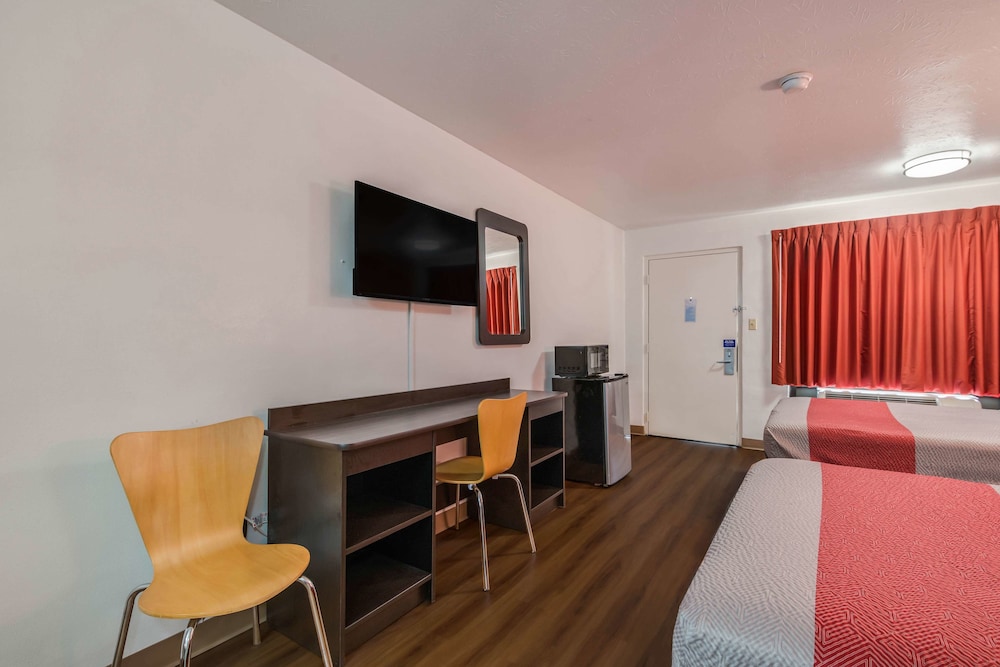 Motel 6 Attalla AL - photo 13