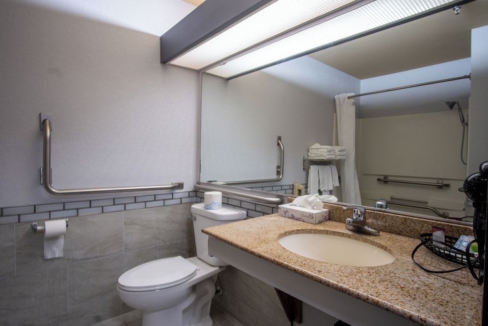 Coratel Inn and Suites By Jasper Eagan St Paul Airport & Mall of America - photo 25