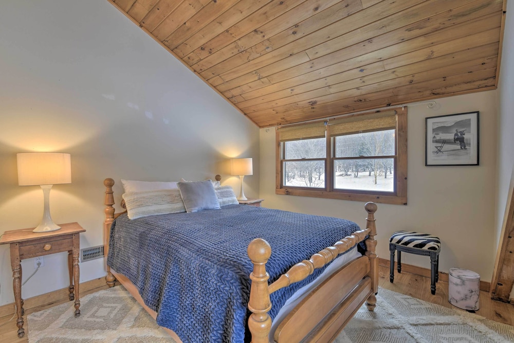 Upscale Montgomery Cabin Near Jay Peak Resort - featured photo