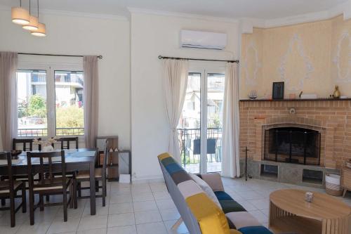 Cozy Greek Apartment — 4-Star Luxury Hotel in Athens, Greece