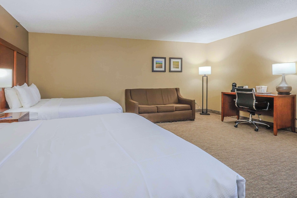 Comfort inn Ottawa Kansas - photo 10