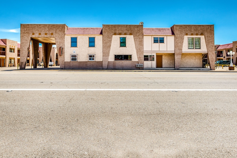 OYO Hotel Groesbeck - photo 22