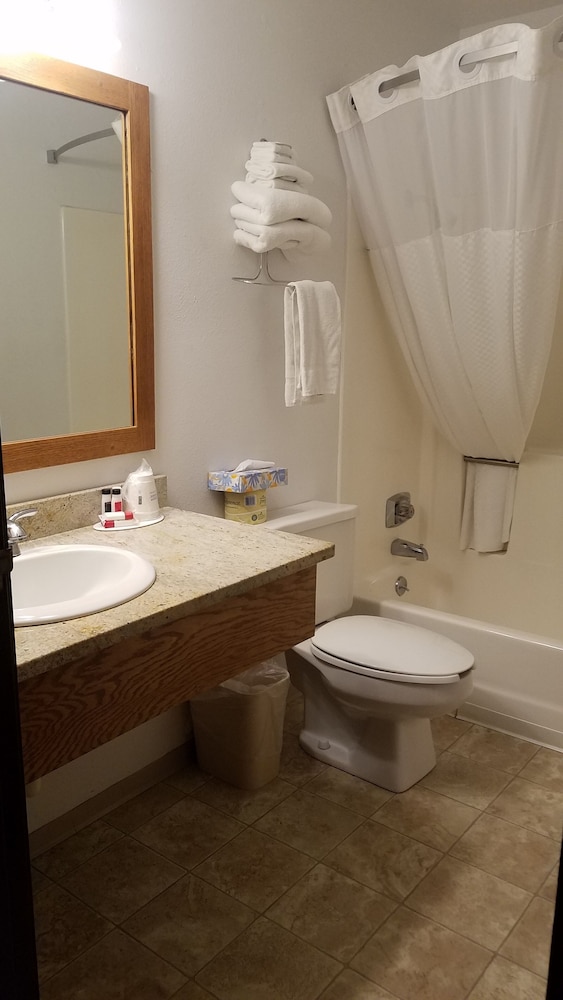 Super 8 by Wyndham Milbank SD - photo 19