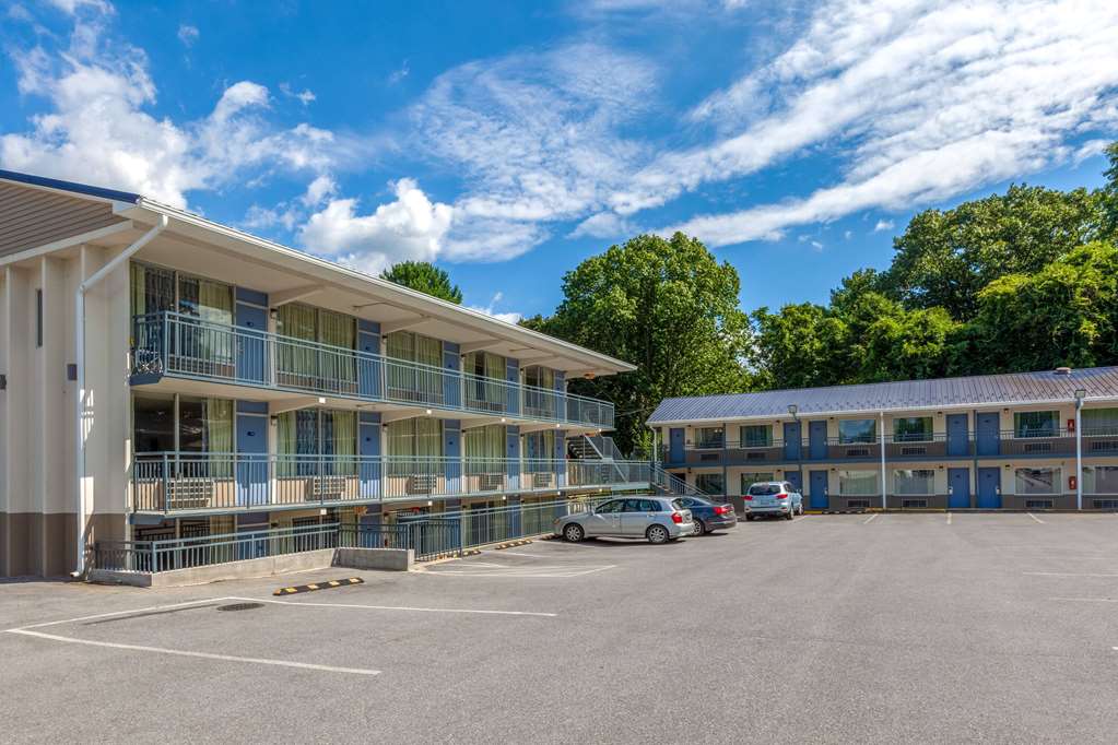 Days Inn by Wyndham Charles Town Harpers Ferry - photo 4