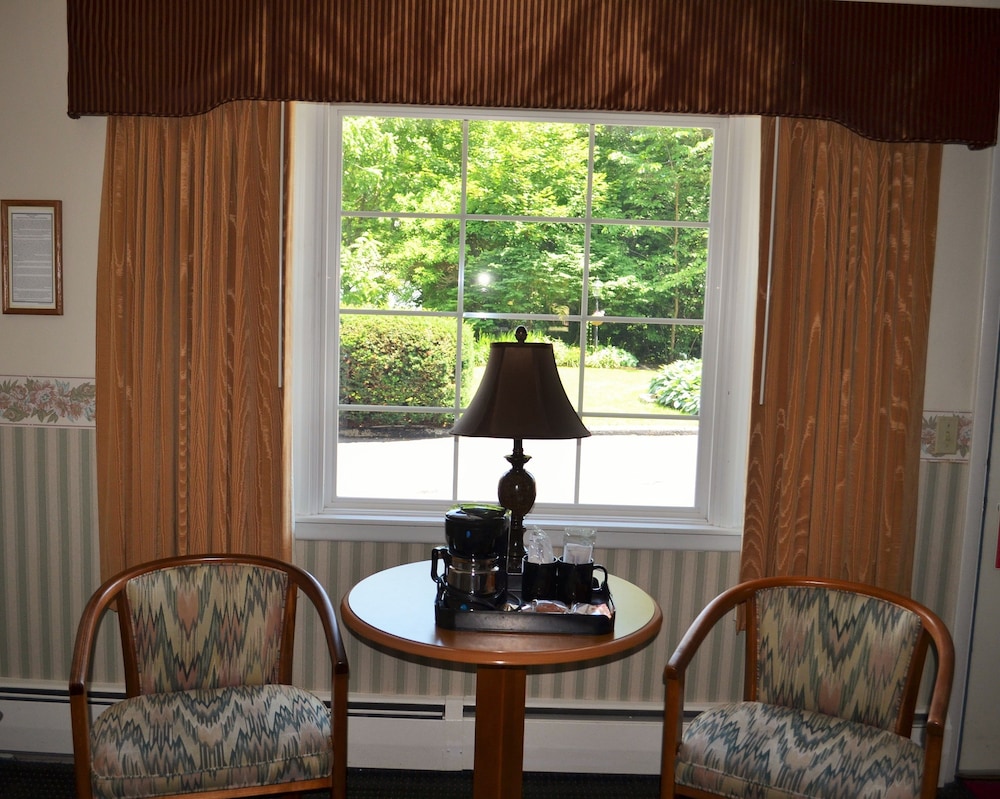 Maple Terrace Motel - photo 32